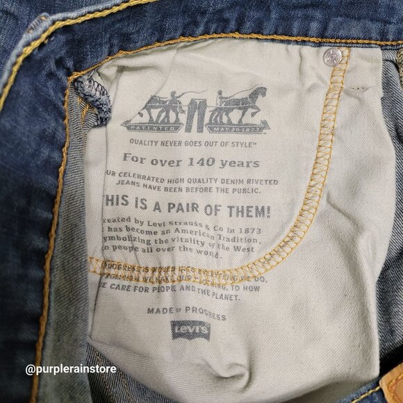 Levi's Jeans 34x32 measures 34x30 Taper Fit Medium Dark Wash Stretch Denim - Picture 4 of 12